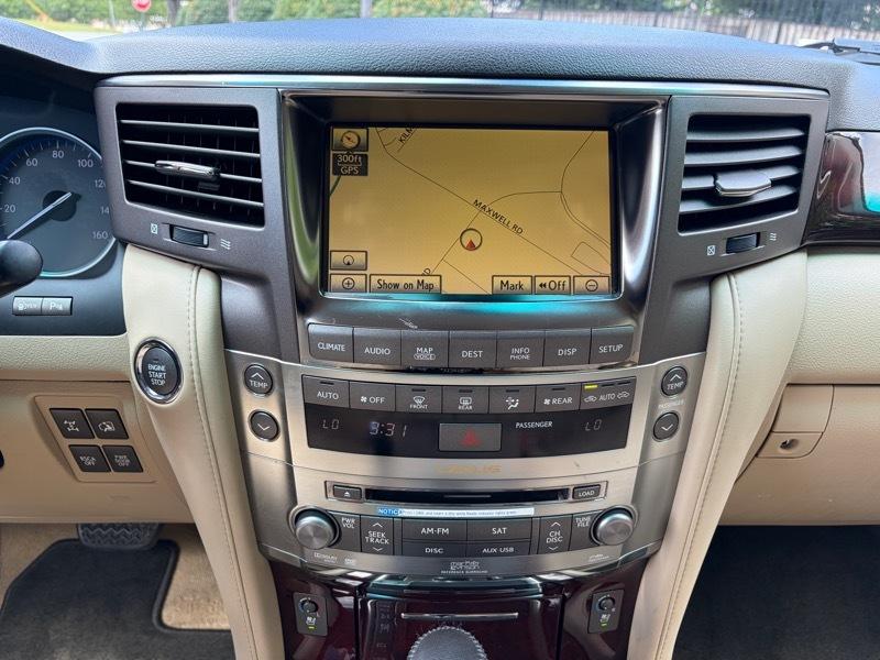 Lexus LX 570 Sport Utility 2011