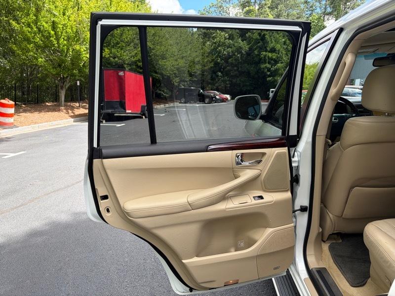 Lexus LX 570 Sport Utility 2011