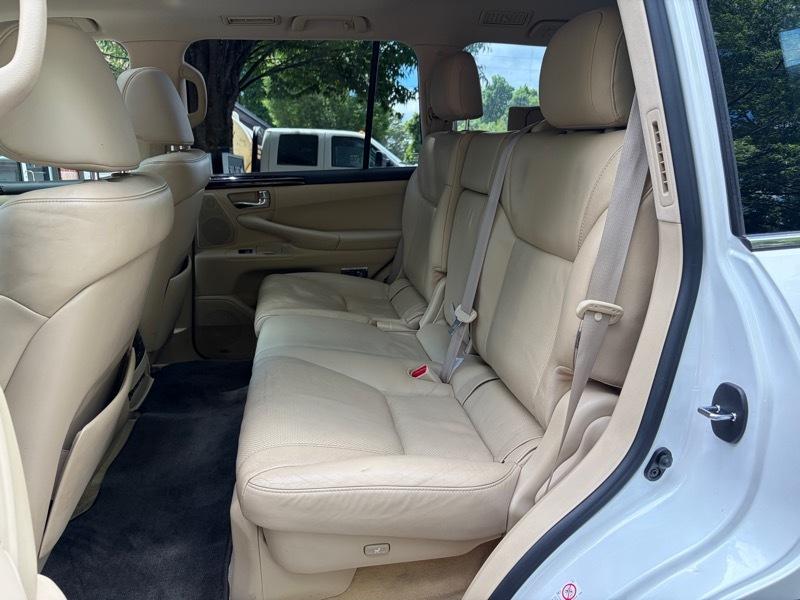 Lexus LX 570 Sport Utility 2011