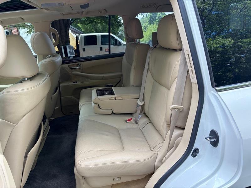 Lexus LX 570 Sport Utility 2011
