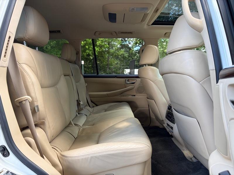 Lexus LX 570 Sport Utility 2011