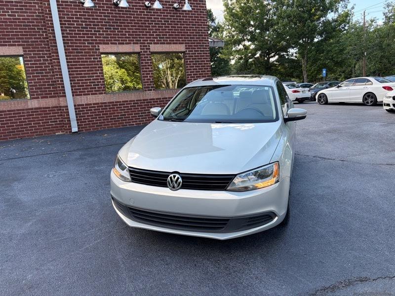 Volkswagen Jetta SE 2011