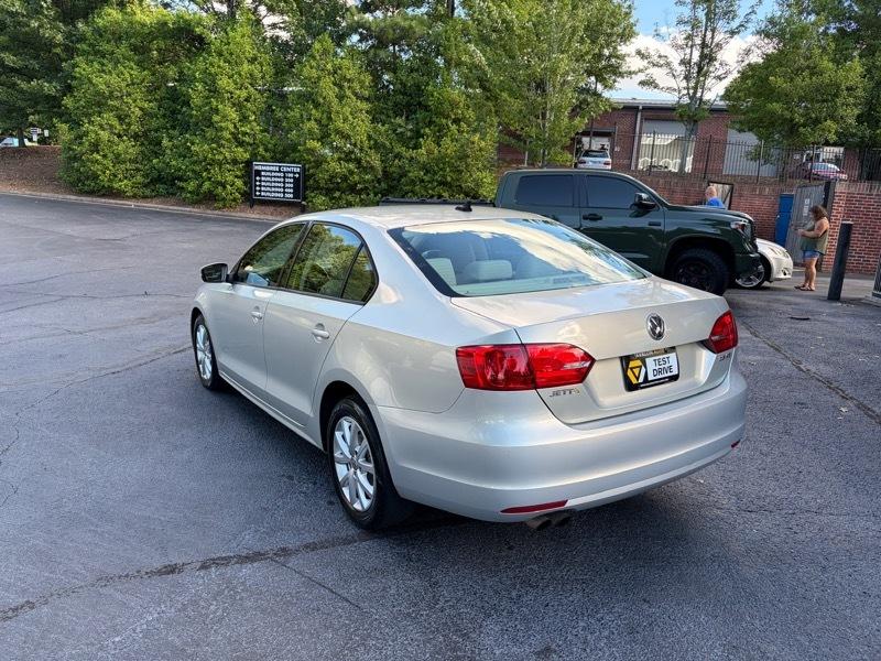 Volkswagen Jetta SE 2011