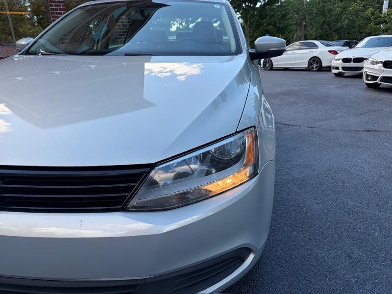Volkswagen Jetta SE 2011
