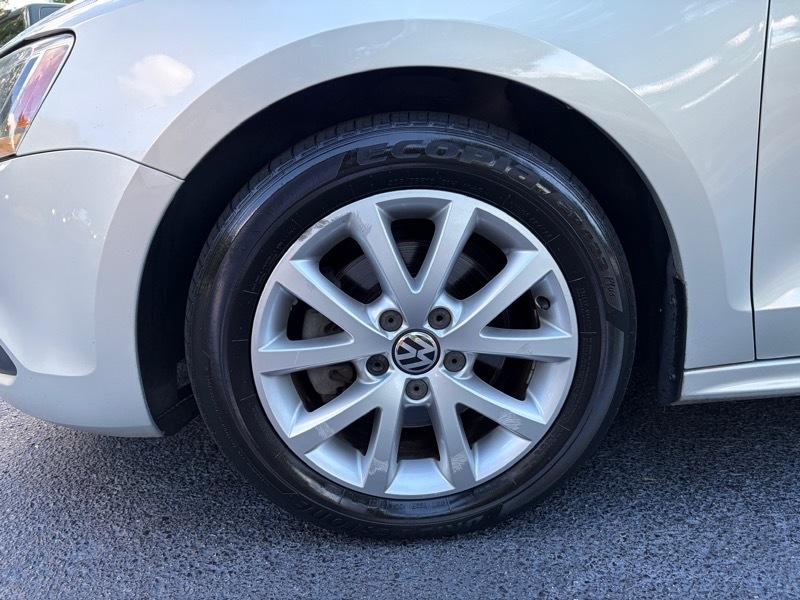 Volkswagen Jetta SE 2011