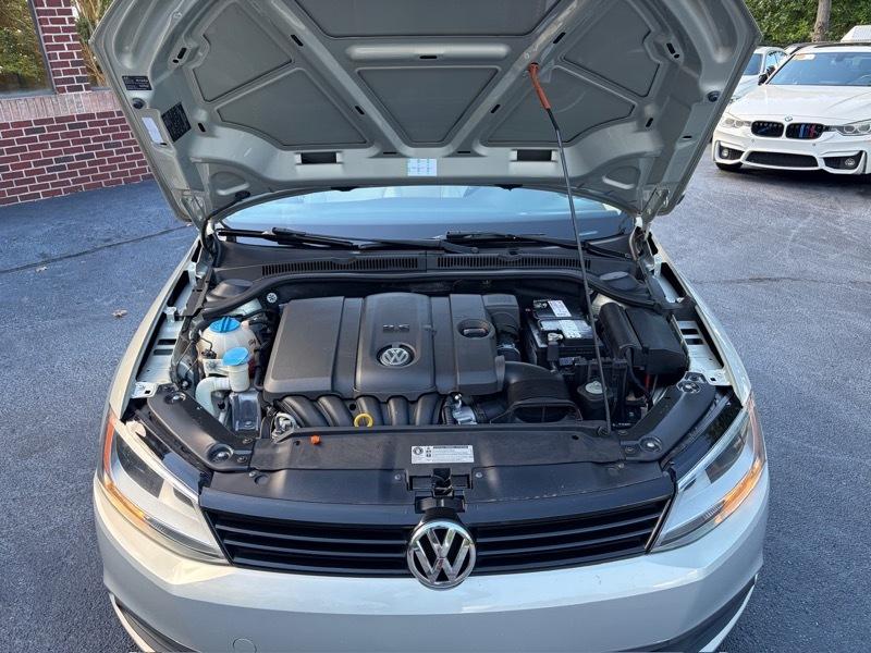 Volkswagen Jetta SE 2011