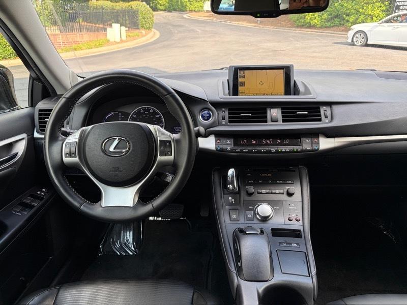 Lexus CT 200h Base 2011