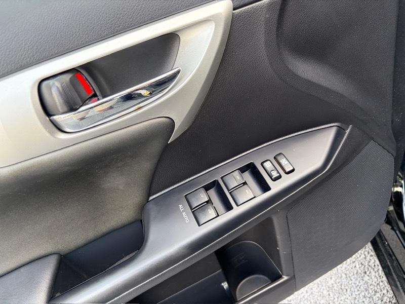 Lexus CT 200h Base 2011