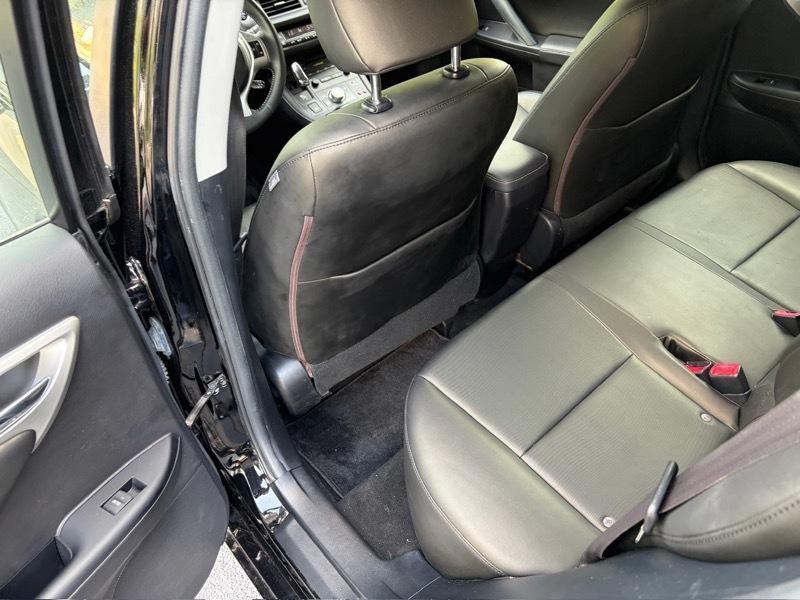 Lexus CT 200h Base 2011