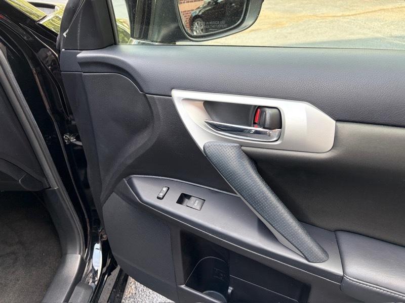 Lexus CT 200h Base 2011