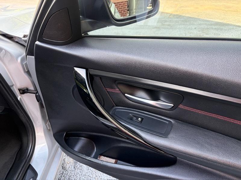 BMW 3-Series 328i Sedan 2015