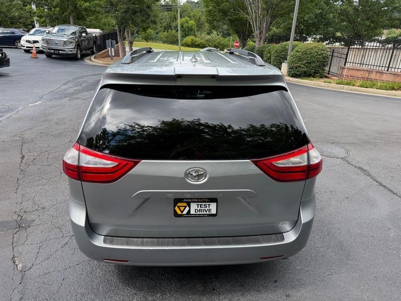 Toyota Sienna LE 8-Passenger 2018
