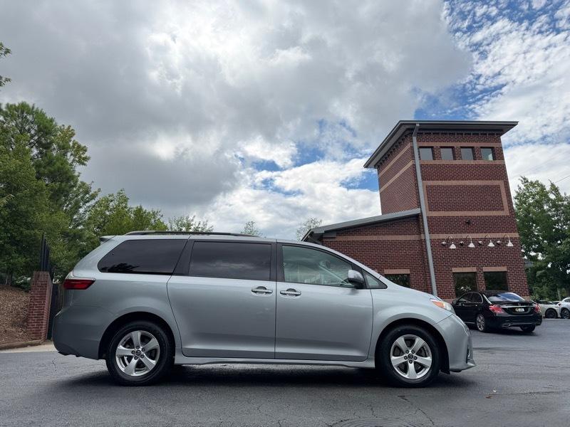 Toyota Sienna LE 8-Passenger 2018