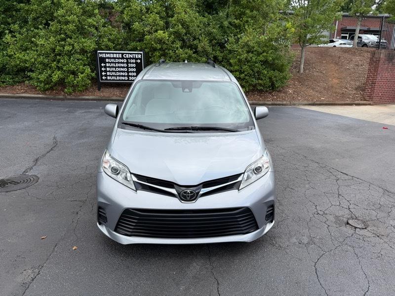 Toyota Sienna LE 8-Passenger 2018