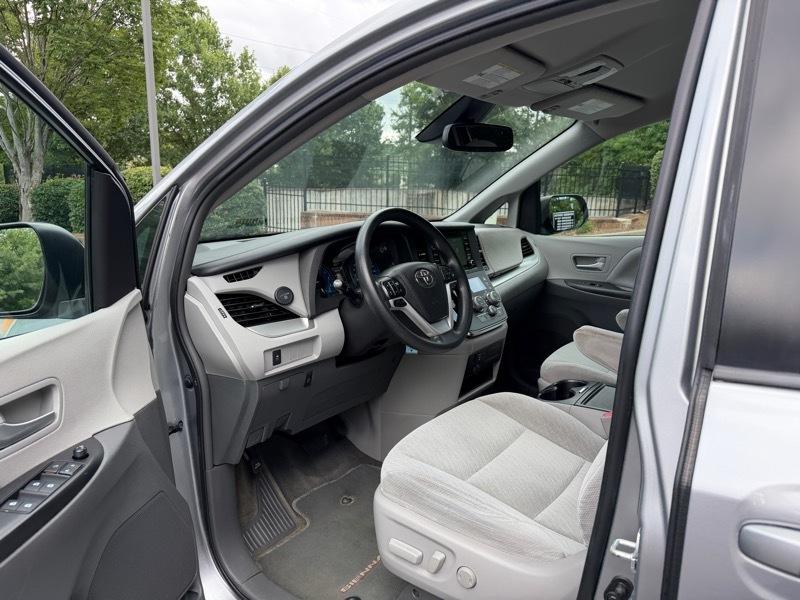 Toyota Sienna LE 8-Passenger 2018