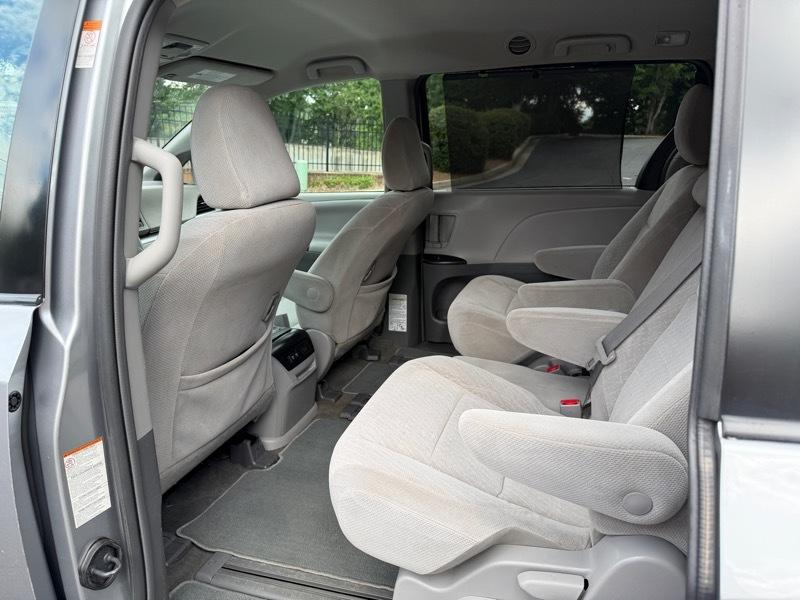Toyota Sienna LE 8-Passenger 2018