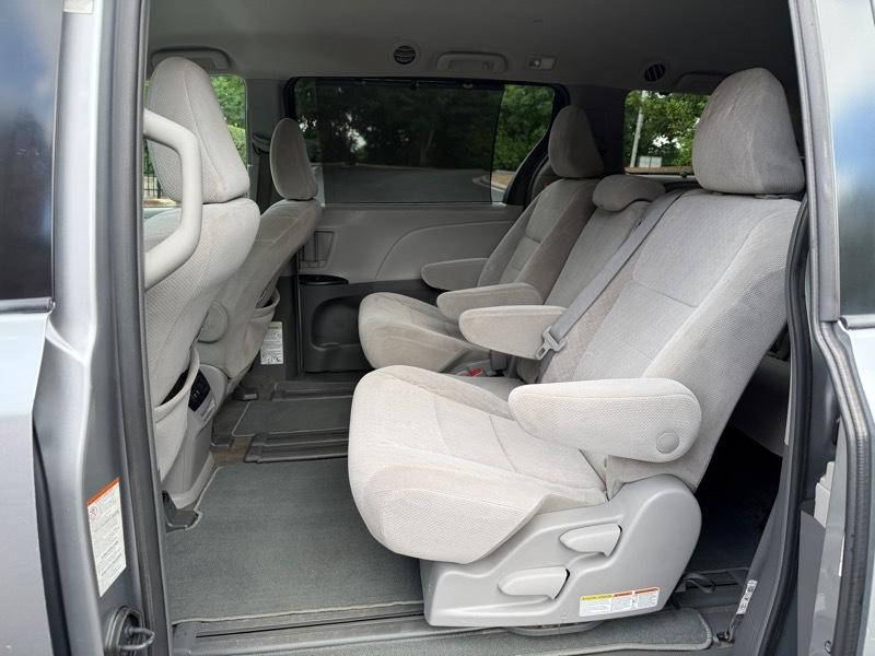 Toyota Sienna LE 8-Passenger 2018