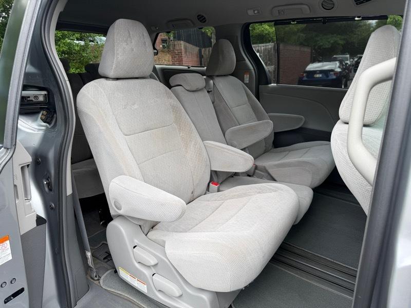 Toyota Sienna LE 8-Passenger 2018