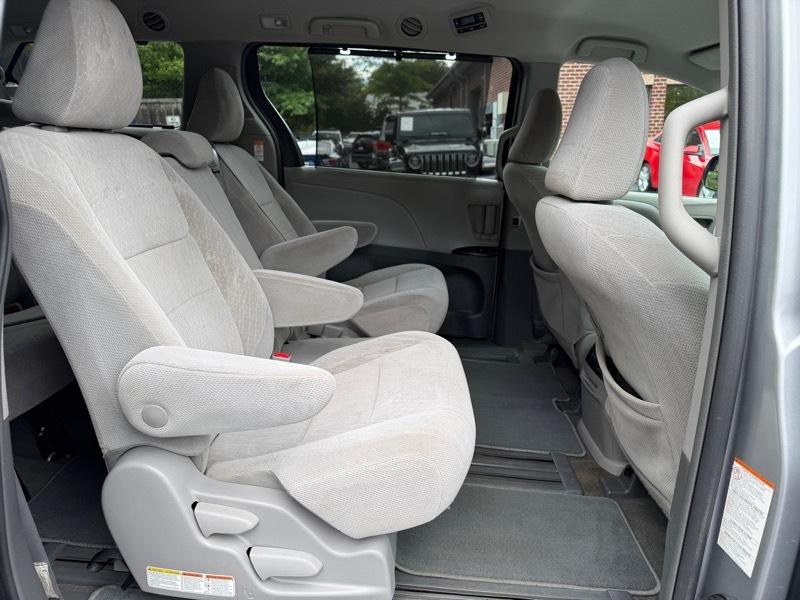 Toyota Sienna LE 8-Passenger 2018