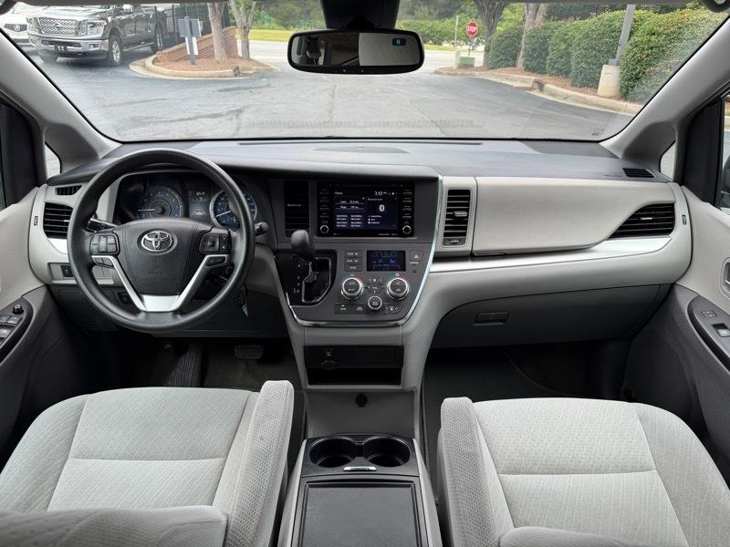 Toyota Sienna LE 8-Passenger 2018