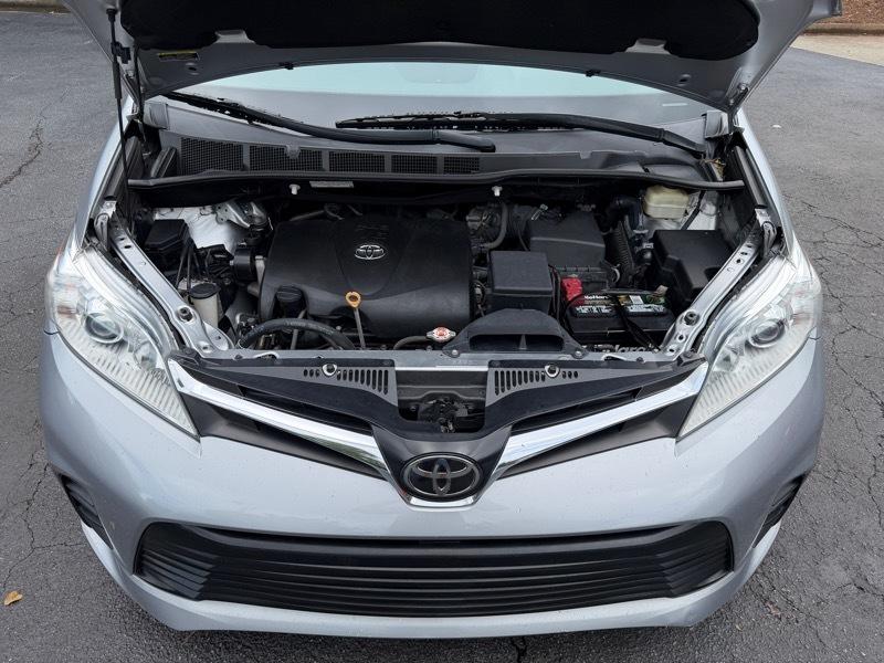 Toyota Sienna LE 8-Passenger 2018