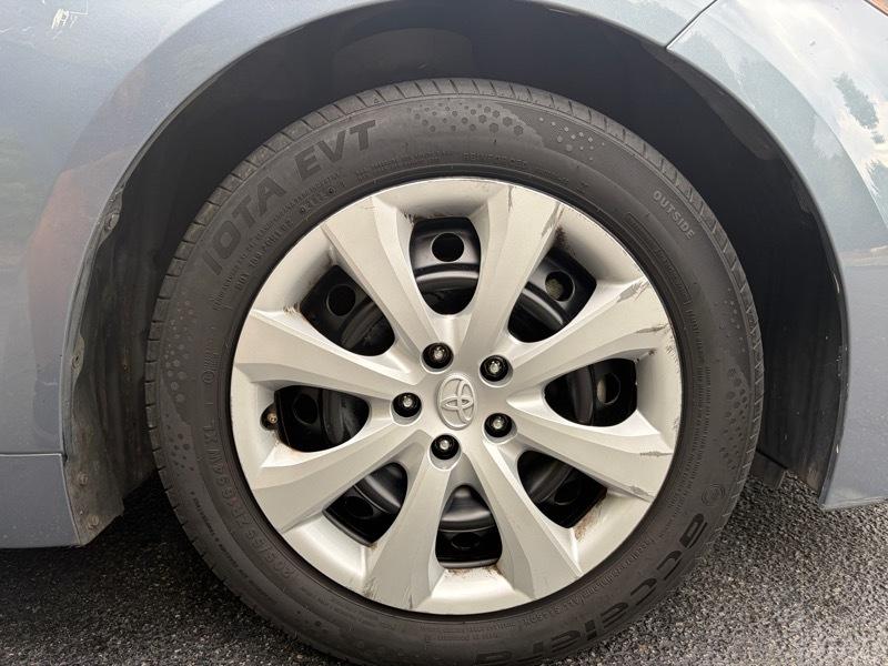 Toyota Corolla LE 2024