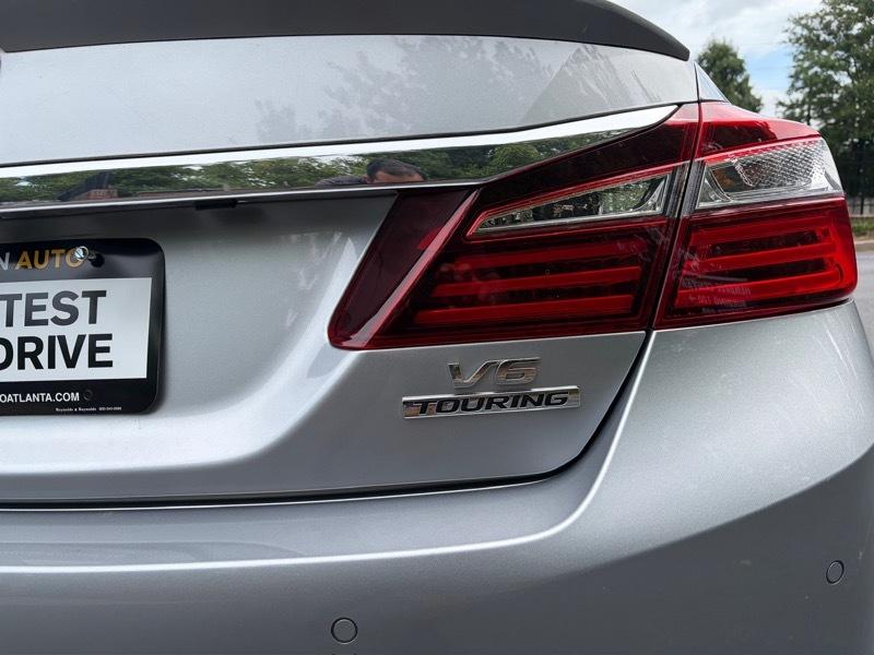 Honda Accord Touring V6 Sedan 6-Spd AT 2016