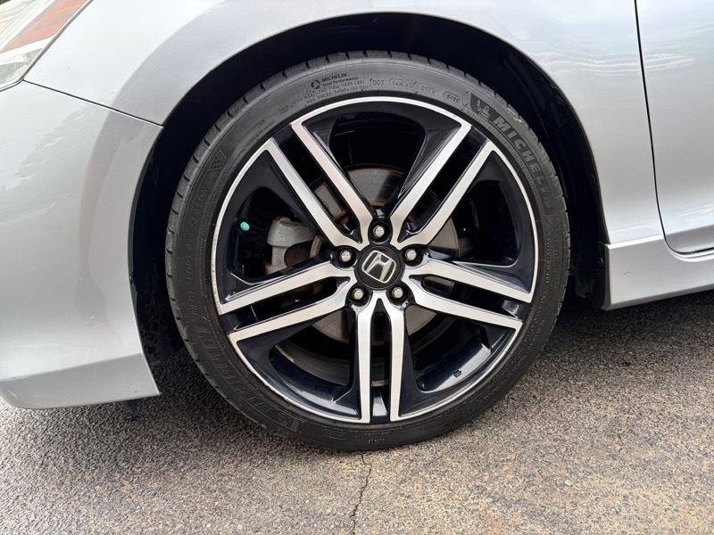 Honda Accord Touring V6 Sedan 6-Spd AT 2016