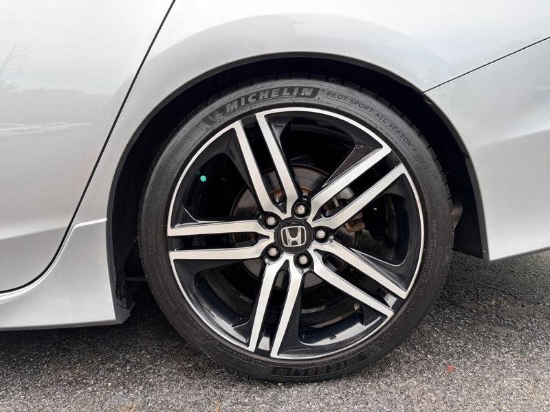 Honda Accord Touring V6 Sedan 6-Spd AT 2016