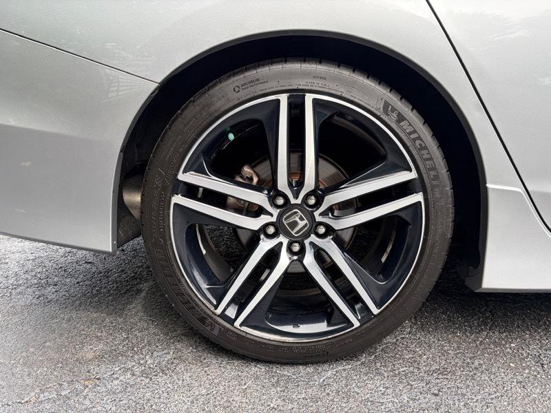 Honda Accord Touring V6 Sedan 6-Spd AT 2016