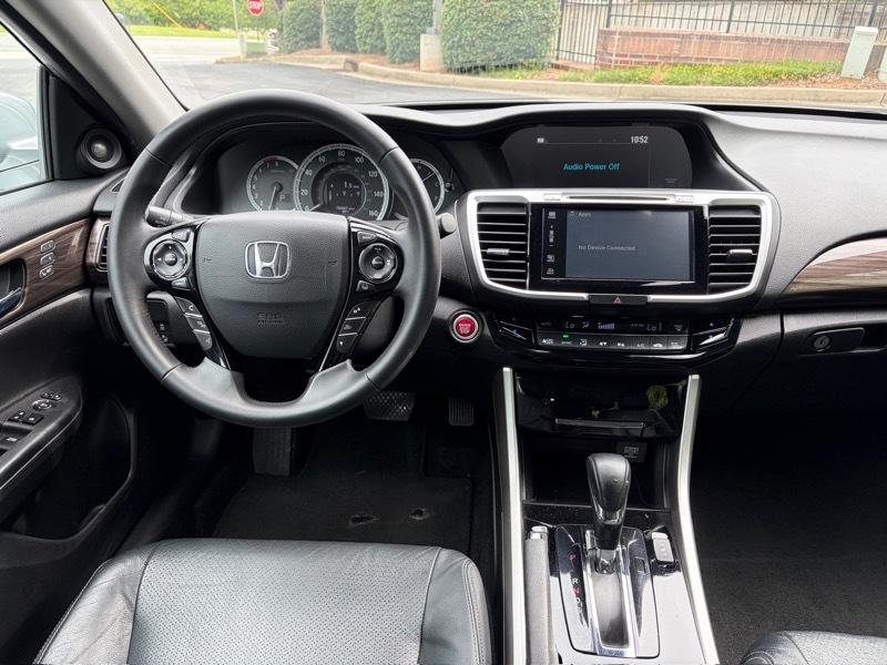 Honda Accord Touring V6 Sedan 6-Spd AT 2016