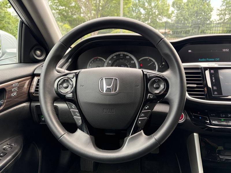 Honda Accord Touring V6 Sedan 6-Spd AT 2016