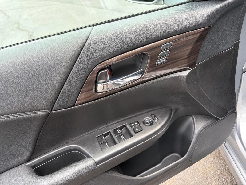 Honda Accord Touring V6 Sedan 6-Spd AT 2016