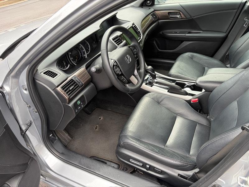 Honda Accord Touring V6 Sedan 6-Spd AT 2016