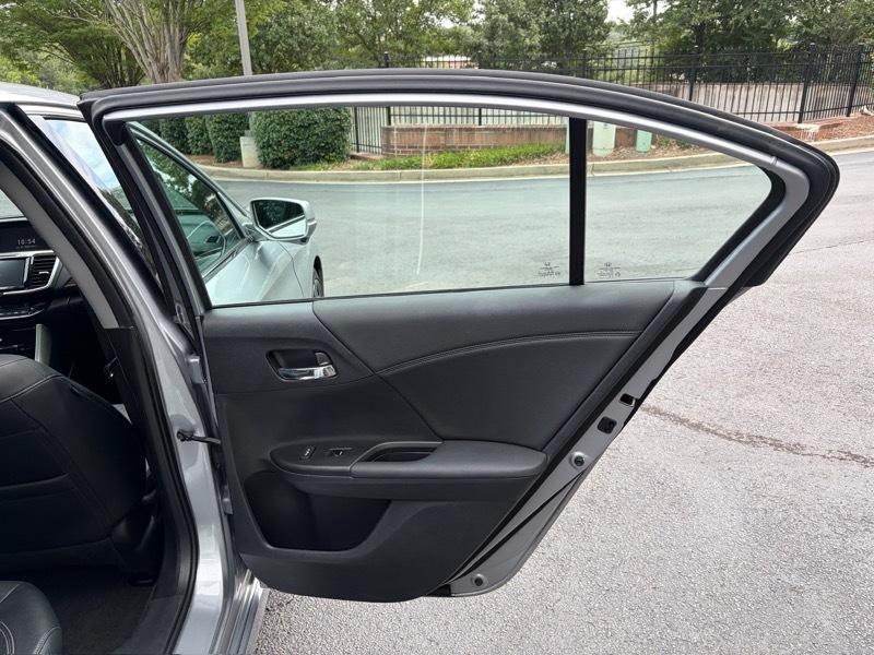Honda Accord Touring V6 Sedan 6-Spd AT 2016