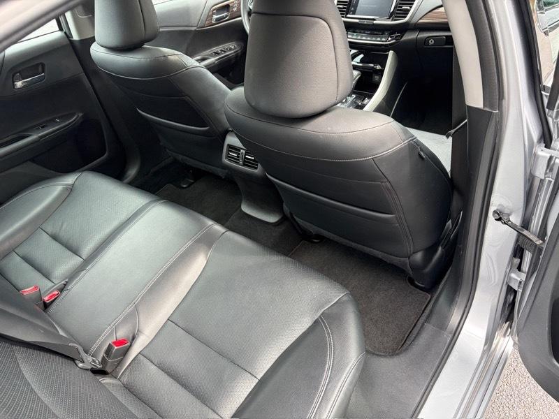 Honda Accord Touring V6 Sedan 6-Spd AT 2016