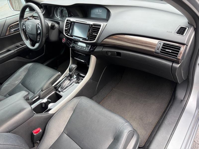 Honda Accord Touring V6 Sedan 6-Spd AT 2016