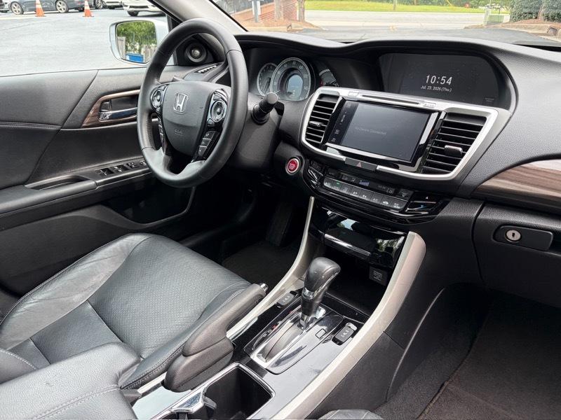 Honda Accord Touring V6 Sedan 6-Spd AT 2016
