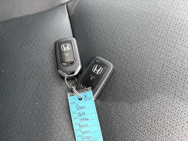 Honda Accord Touring V6 Sedan 6-Spd AT 2016