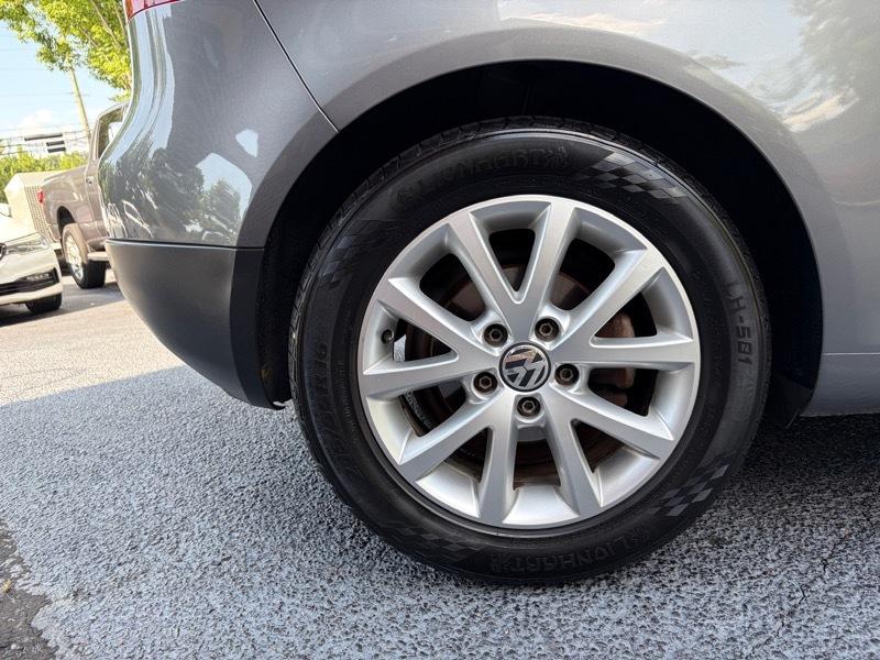 Volkswagen Rabbit 2-Door S 2009