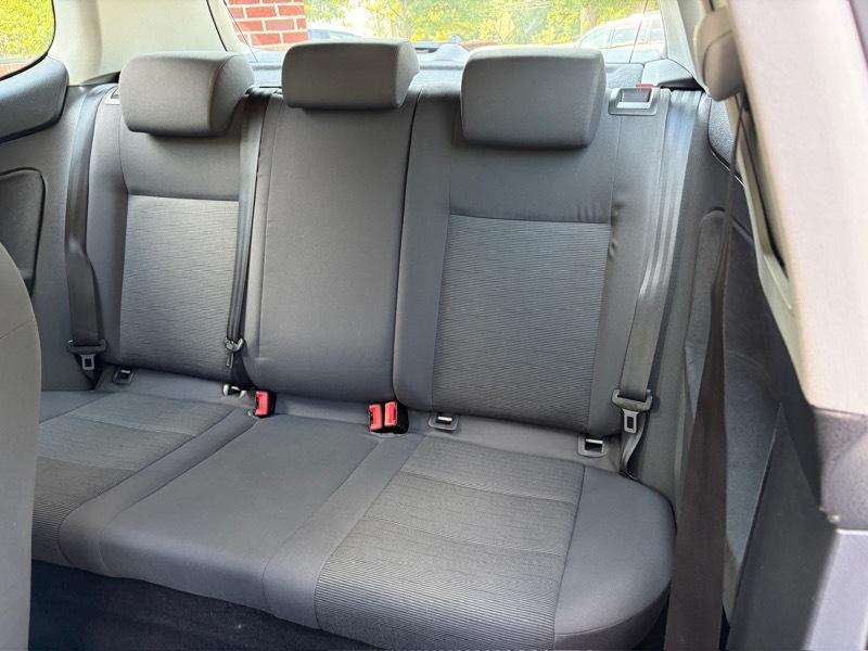 Volkswagen Rabbit 2-Door S 2009