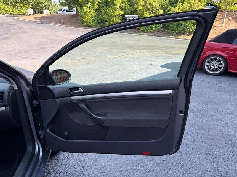 Volkswagen Rabbit 2-Door S 2009