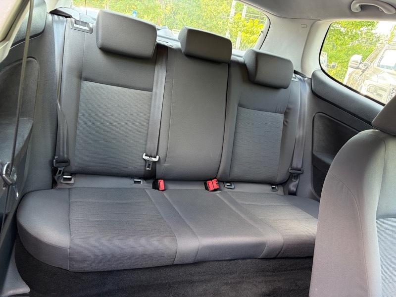 Volkswagen Rabbit 2-Door S 2009