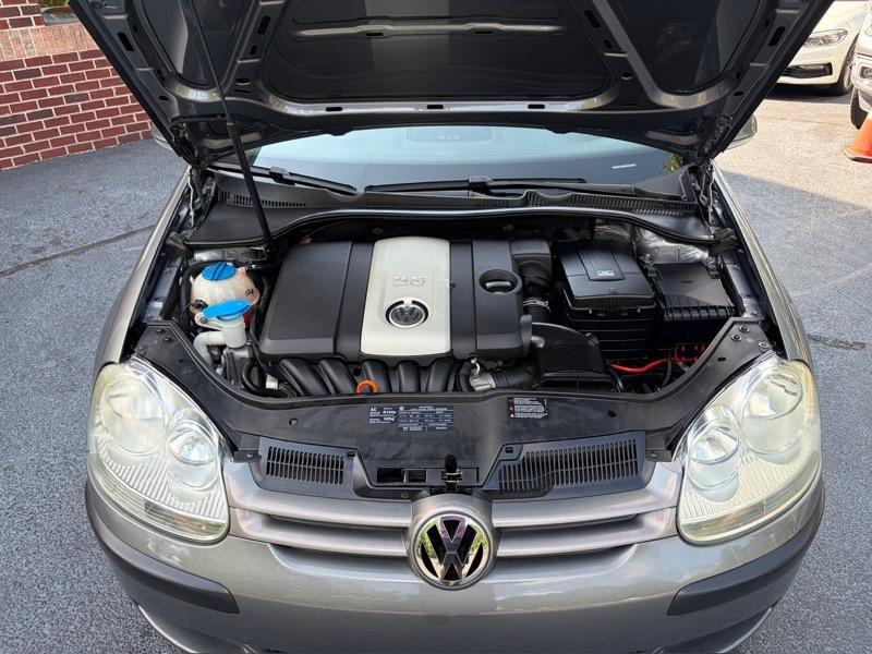 Volkswagen Rabbit 2-Door S 2009