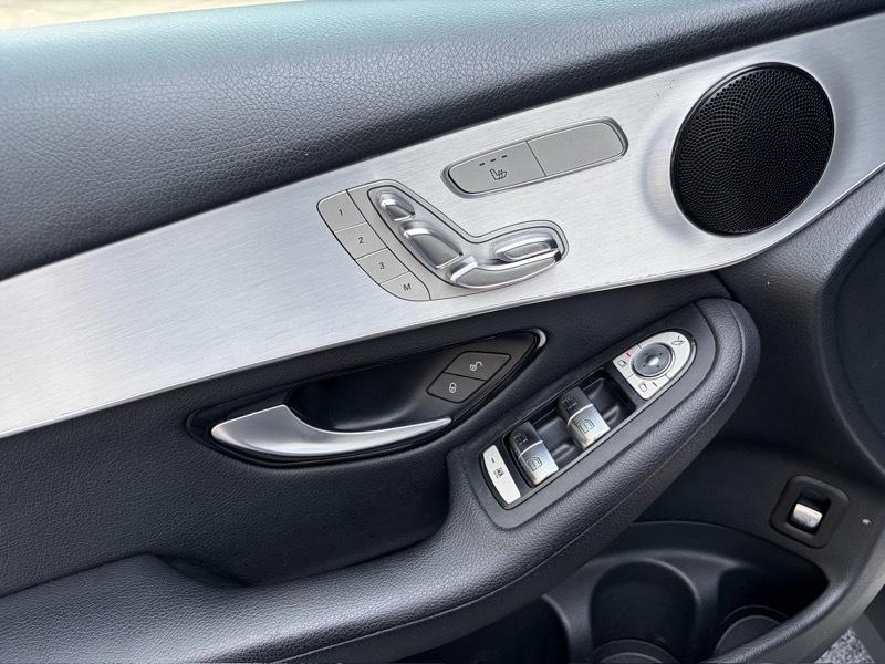 Mercedes-Benz GLC-Class GLC300 2019
