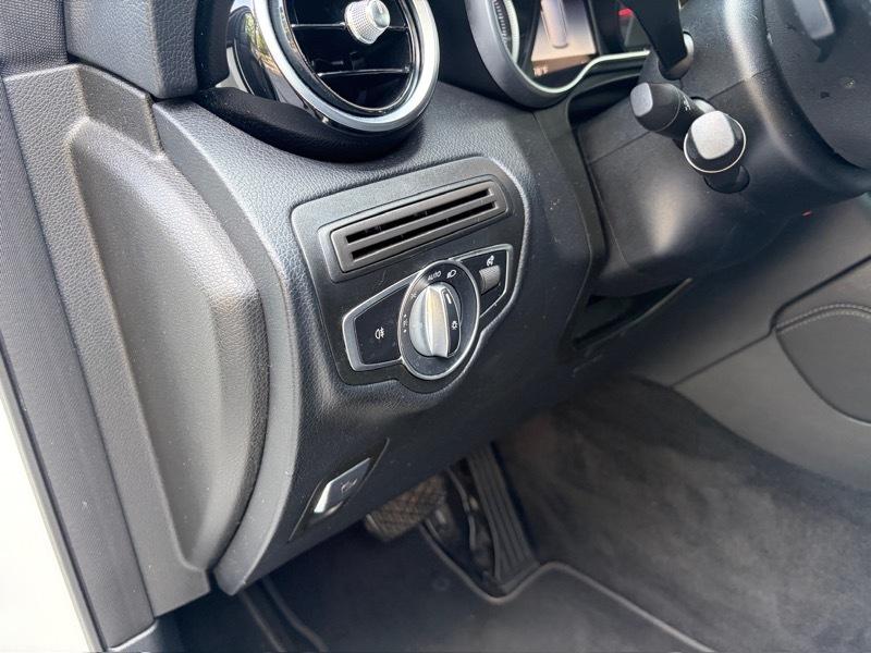 Mercedes-Benz GLC-Class GLC300 2019