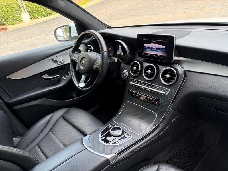Mercedes-Benz GLC-Class GLC300 2019