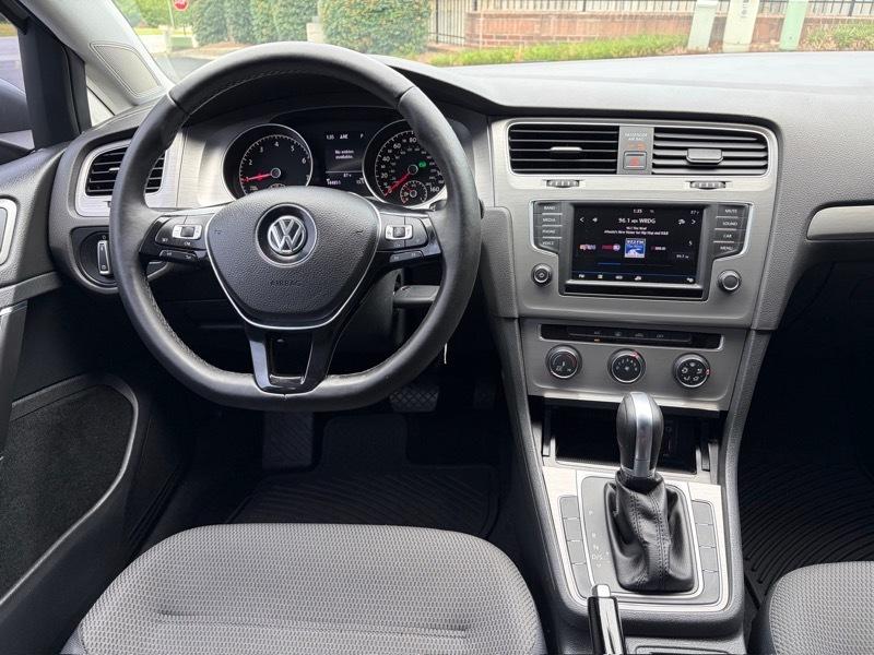 Volkswagen Golf TSI S 6A 2017