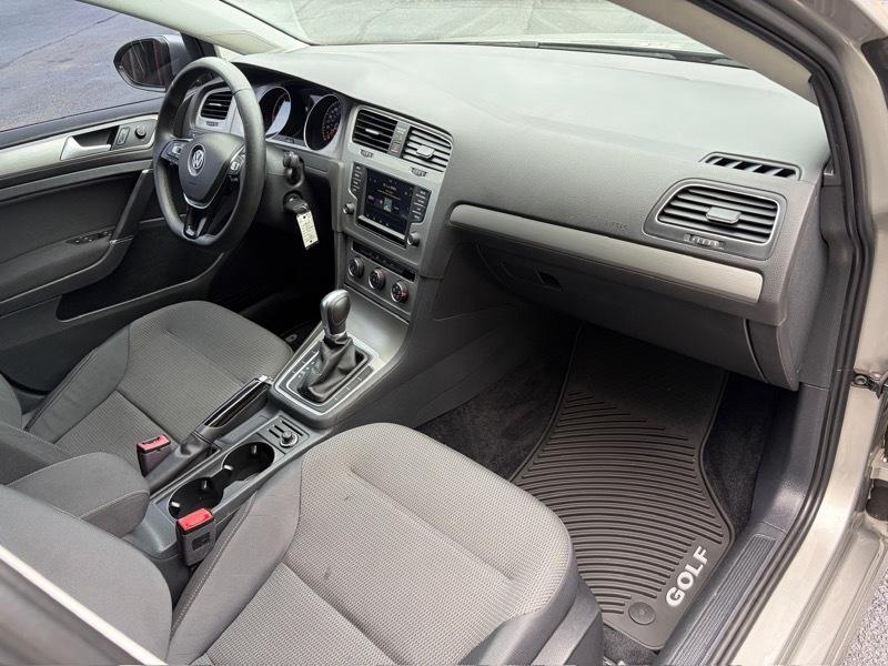 Volkswagen Golf TSI S 6A 2017