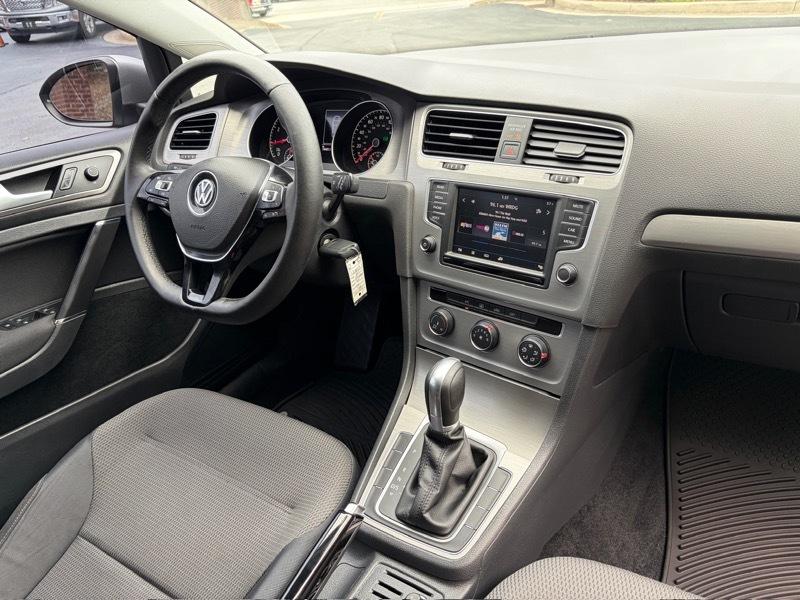 Volkswagen Golf TSI S 6A 2017